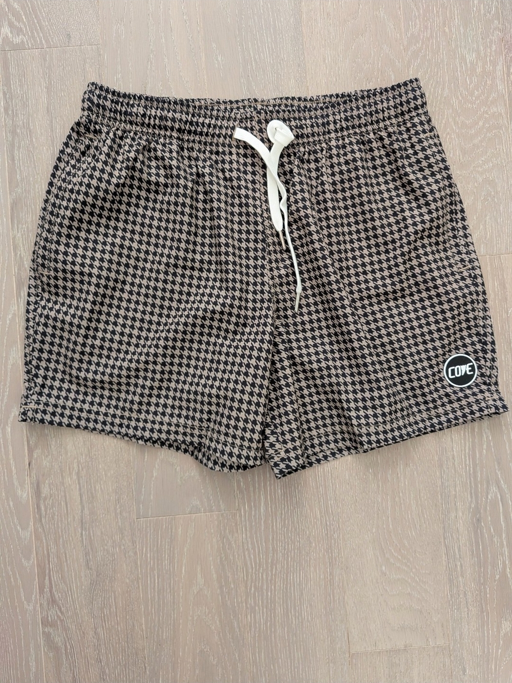 Cove Men's Houndstooth Drawstring Shorts - Black & Tan